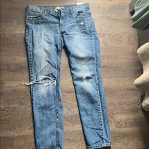 Distressed straight skinny jeans